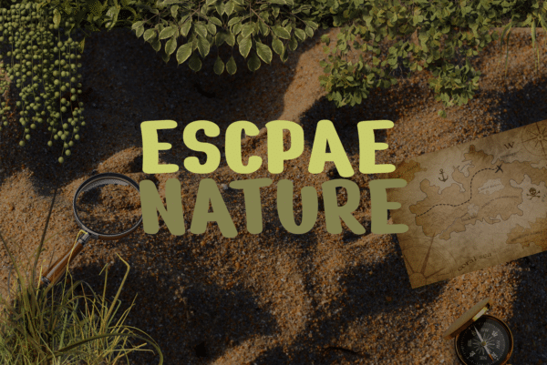 Famillr participant à l'escape nature dans les dunes de Plouharnel